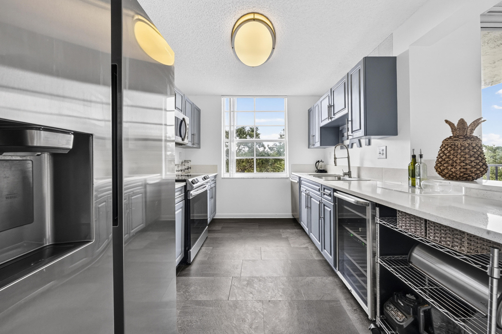 520 Se 5th Ave - Photo 9