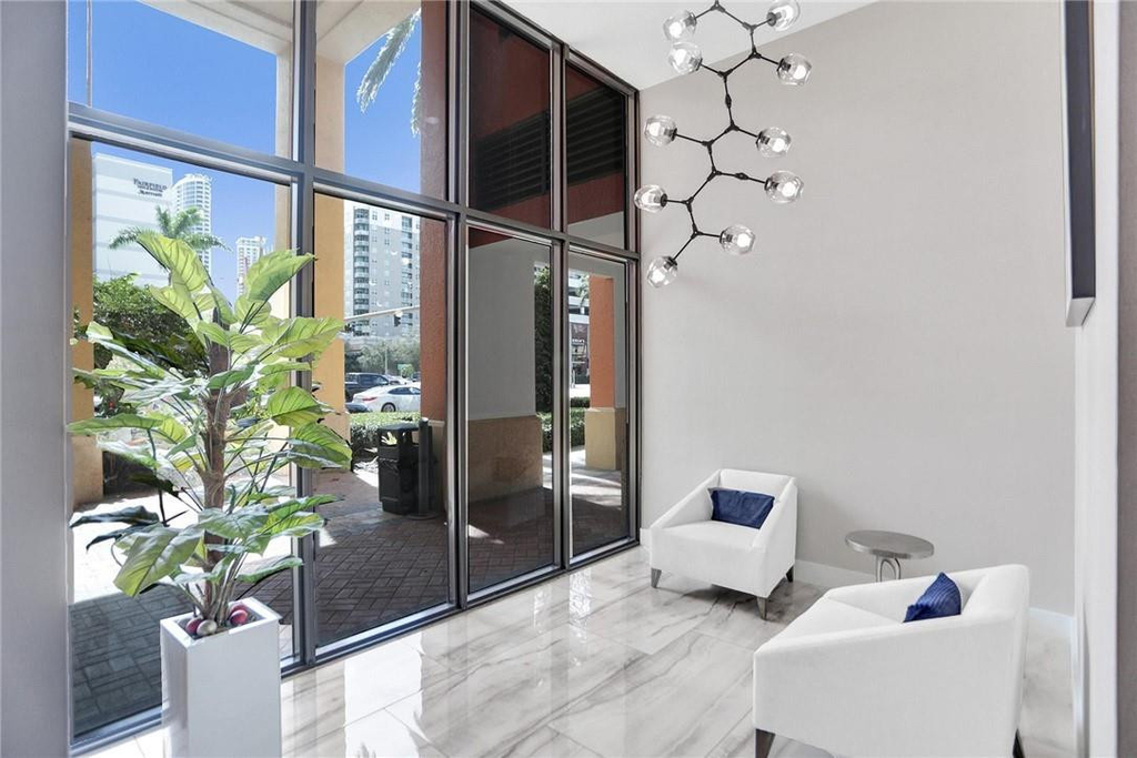 100 N Federal Highway - Photo 1