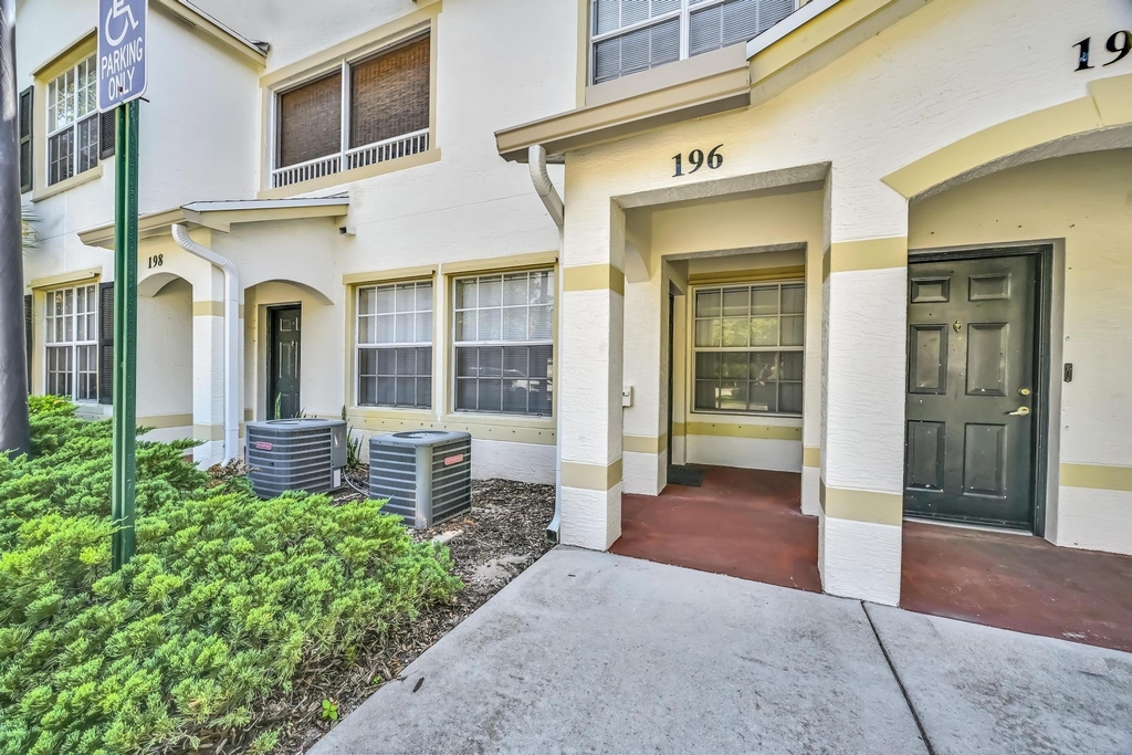 196 Se Kitching Circle - Photo 20
