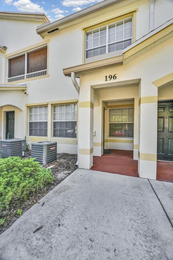 196 Se Kitching Circle - Photo 19