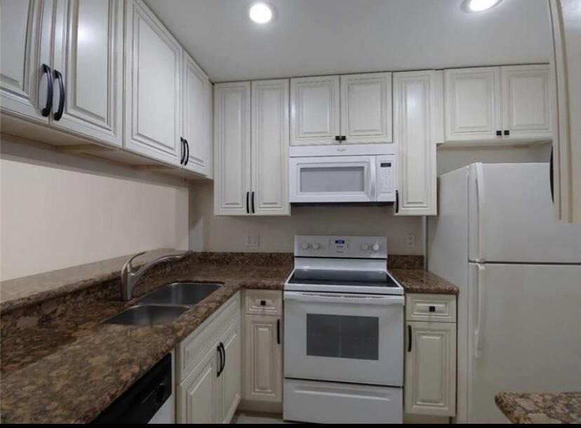 9903 Three Lakes Circle - Photo 2