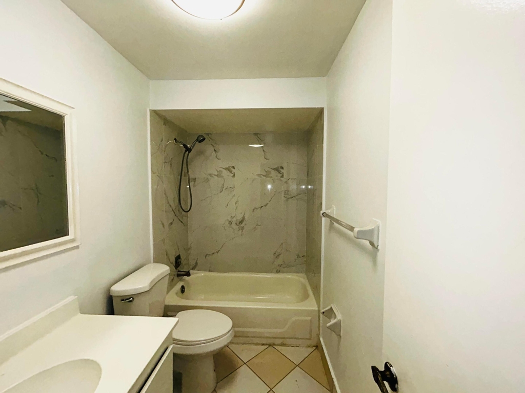 11983 Shakerwood Lane - Photo 35