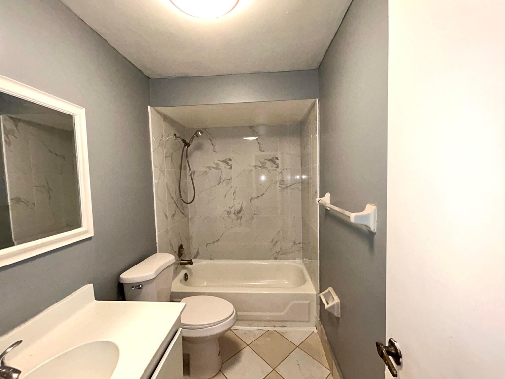 11983 Shakerwood Lane - Photo 17