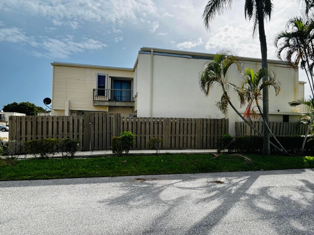 11983 Shakerwood Lane - Photo 32