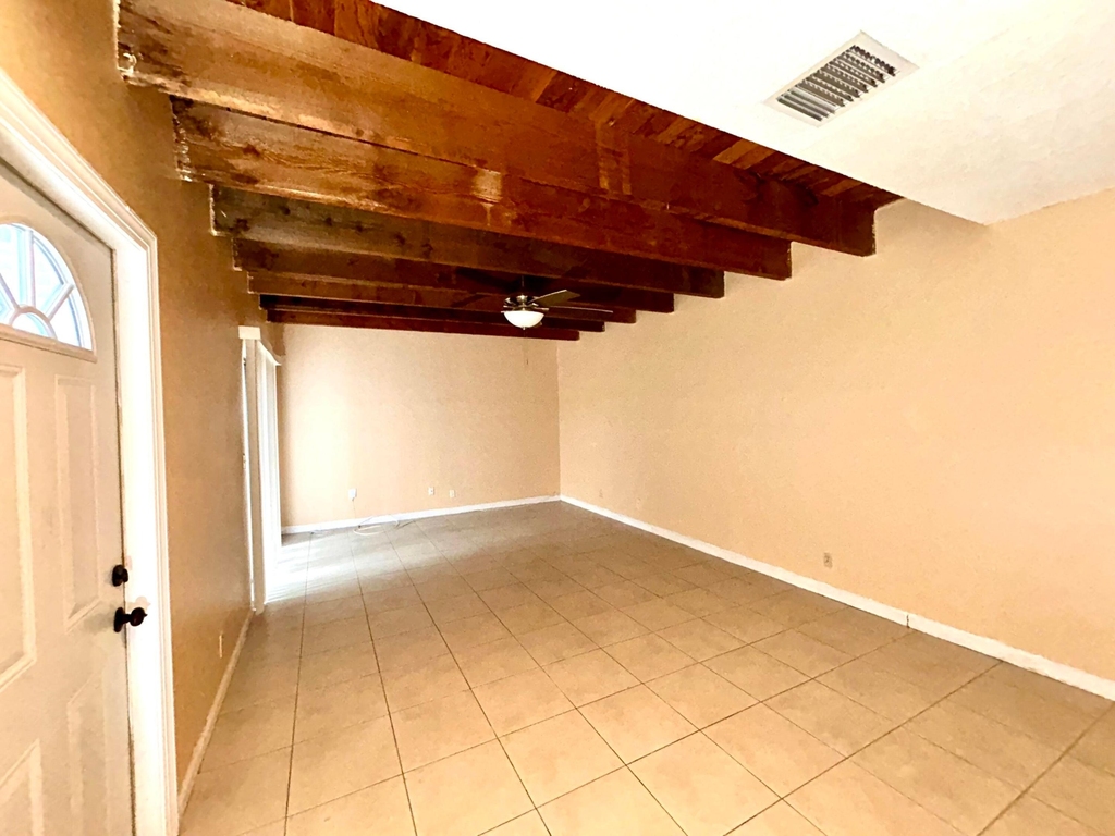 11983 Shakerwood Lane - Photo 10
