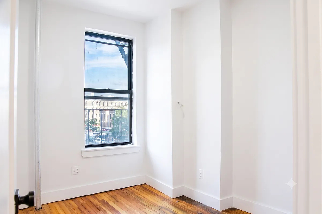 601 West 165 - Photo 4