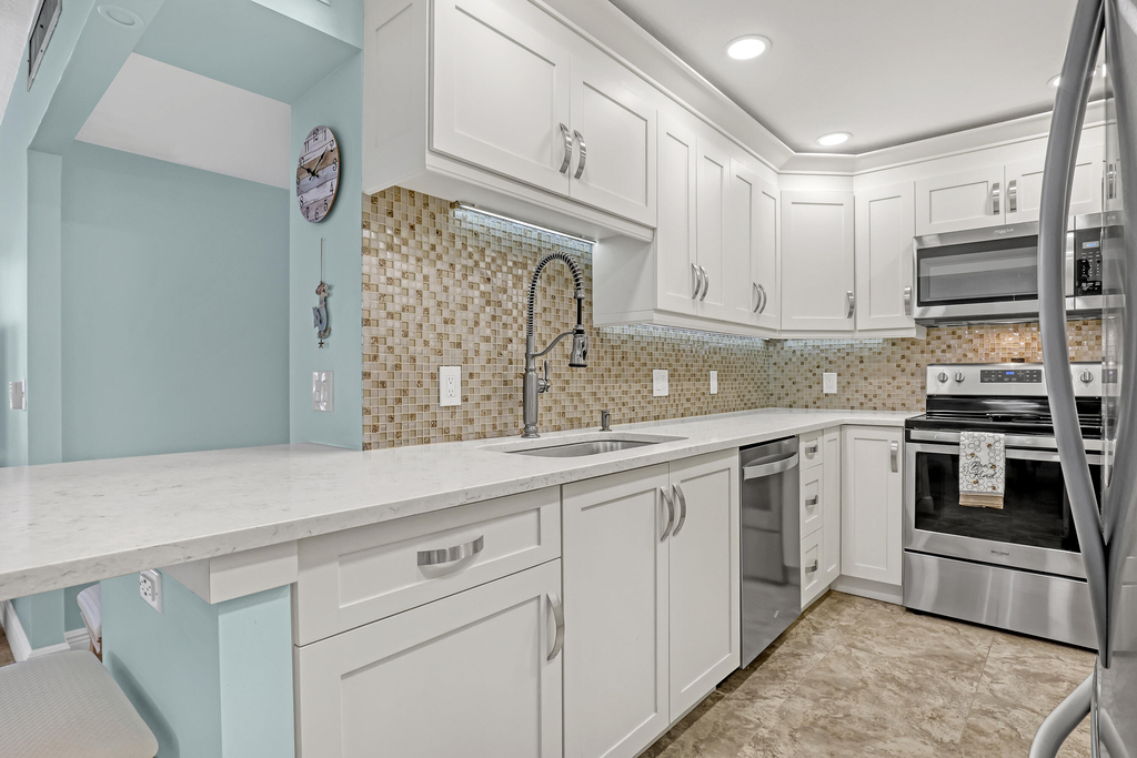 125 S Ocean Avenue - Photo 1
