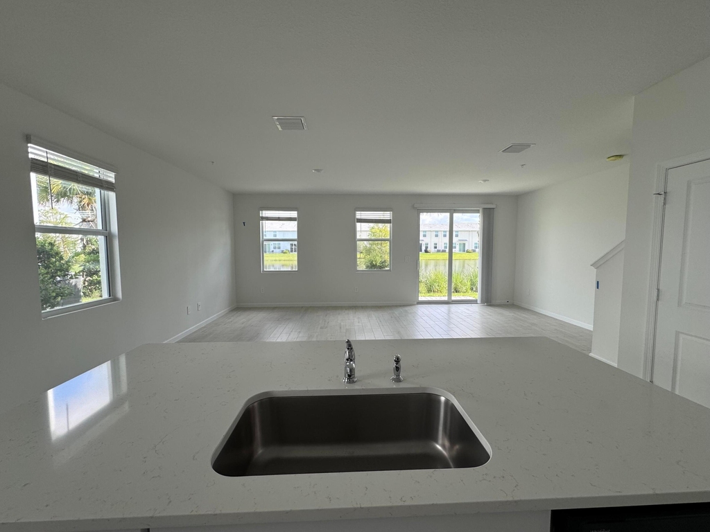 575 Salisbury Circle - Photo 36