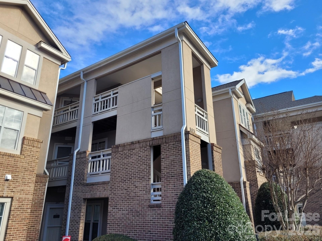 103 Pier 33 Drive - Photo 1
