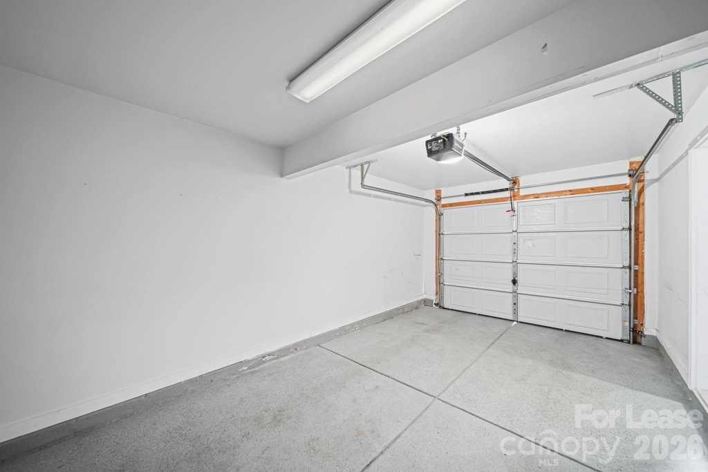 1526 Royal Auburn Avenue - Photo 30