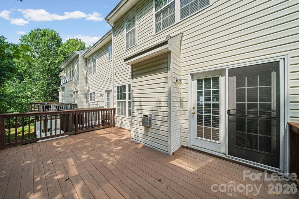 1526 Royal Auburn Avenue - Photo 34