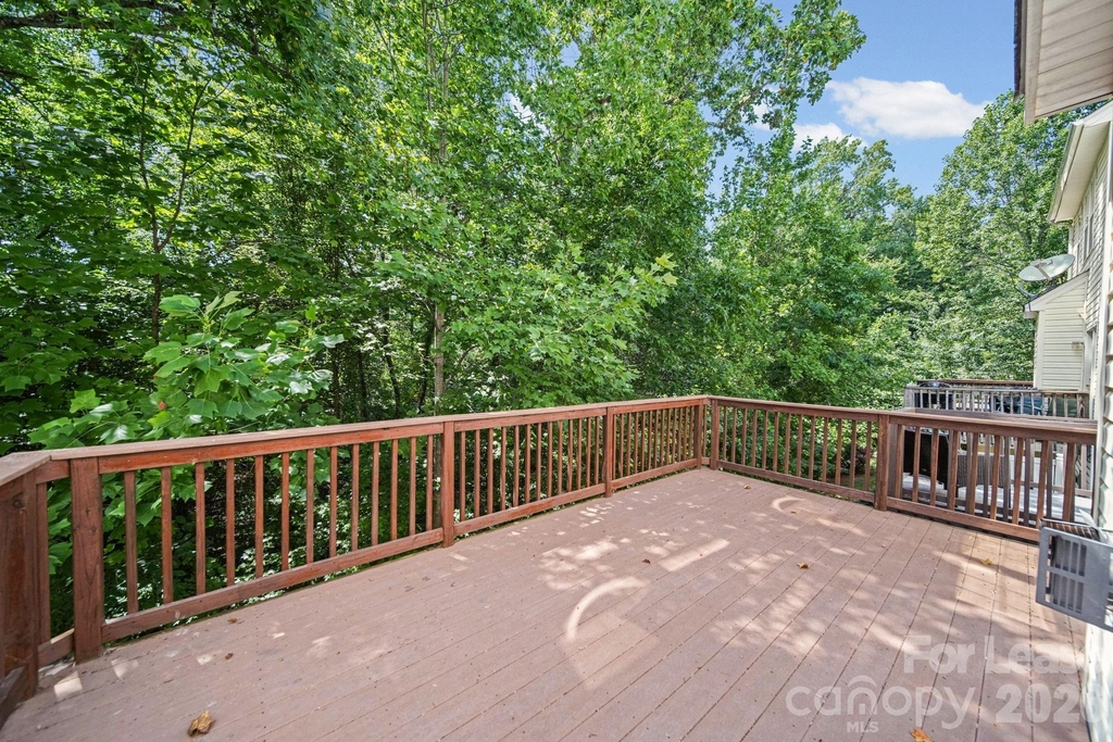 1526 Royal Auburn Avenue - Photo 33