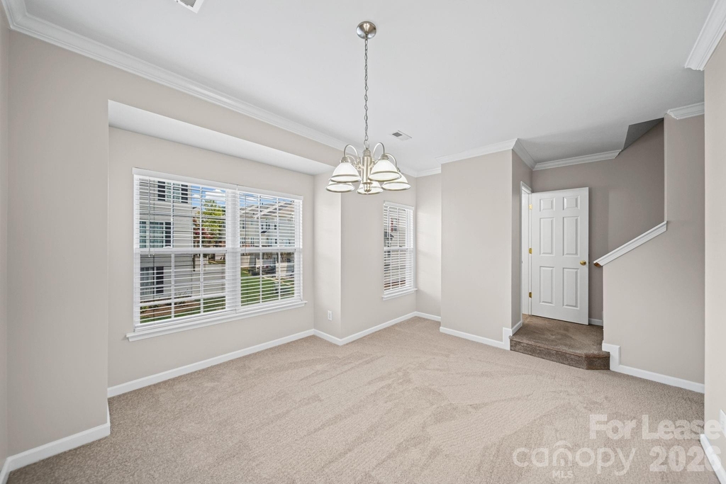 1526 Royal Auburn Avenue - Photo 13