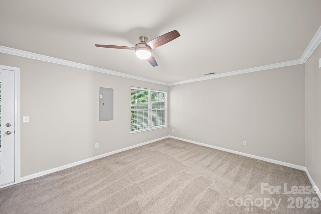 1526 Royal Auburn Avenue - Photo 28