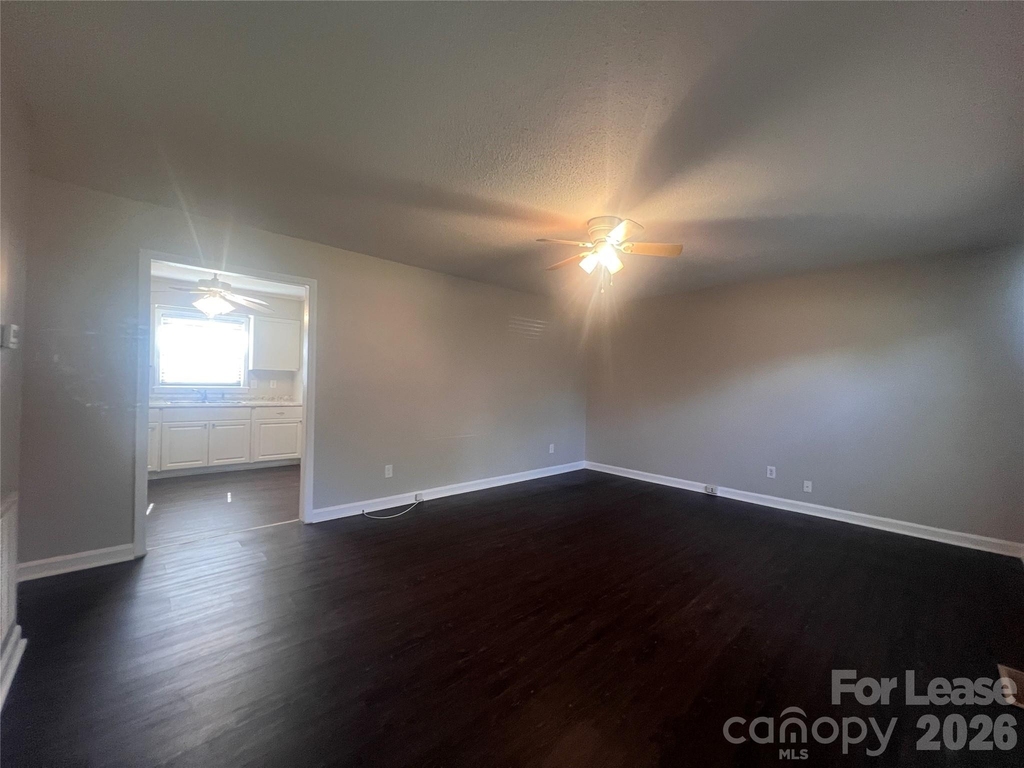 3605 Somerset Drive - Photo 2