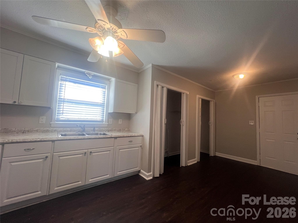 3605 Somerset Drive - Photo 5