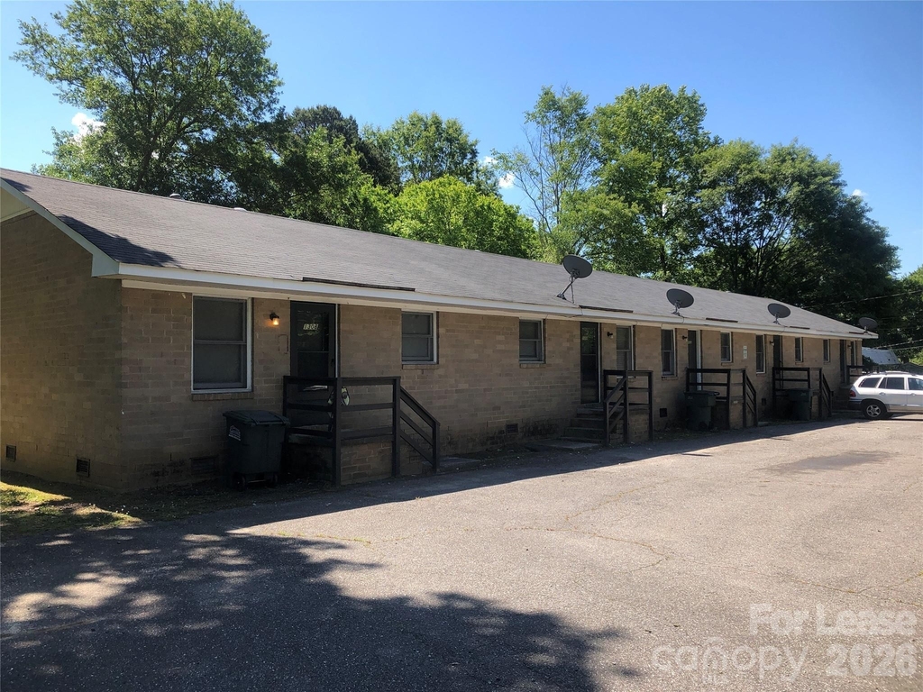 1316 Linwood Road - Photo 0