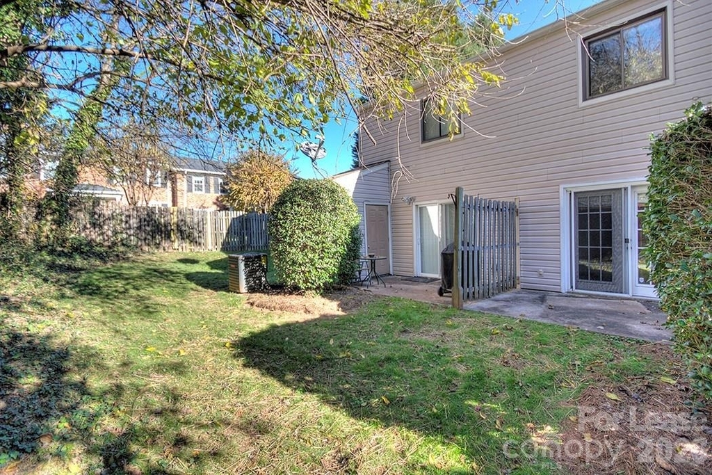 951 Hollywood Street - Photo 13