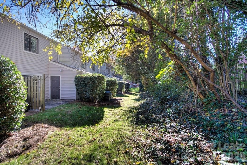 951 Hollywood Street - Photo 12