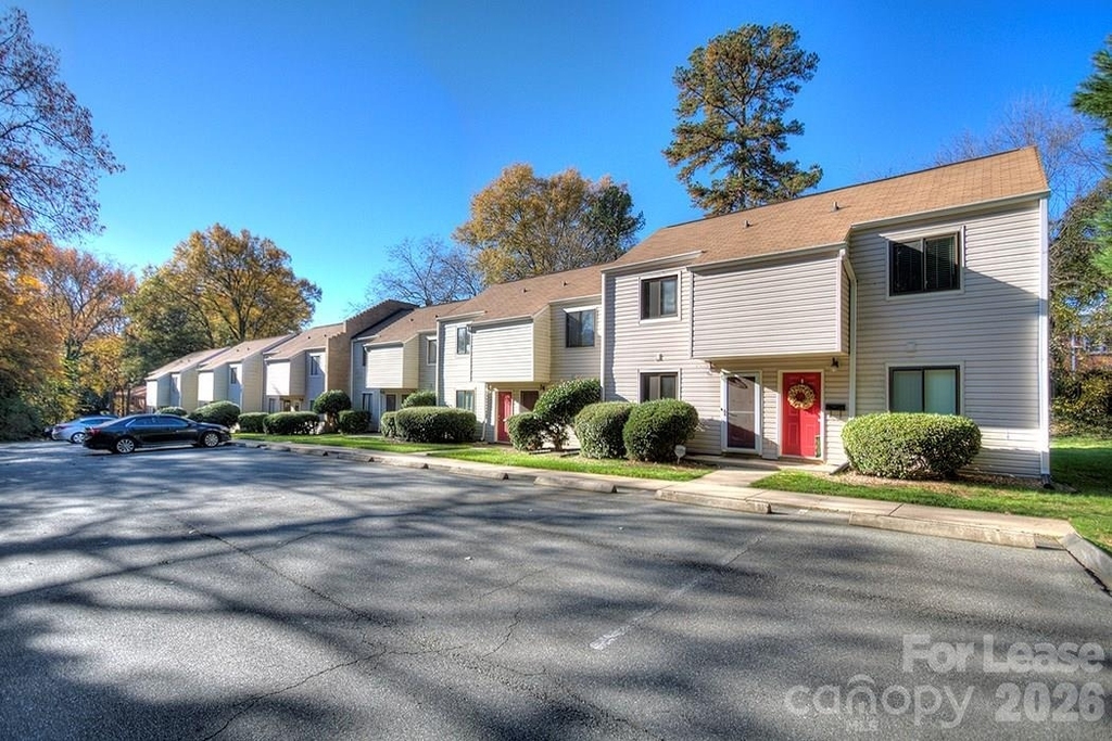 951 Hollywood Street - Photo 2
