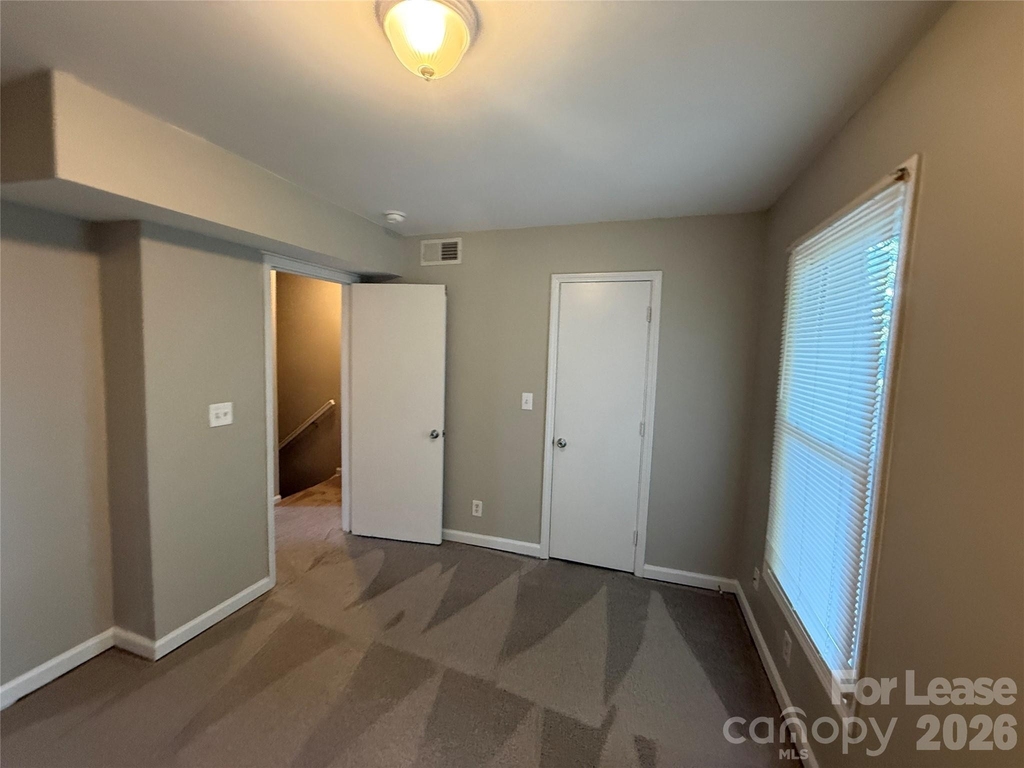 310 W Catawba Avenue - Photo 7
