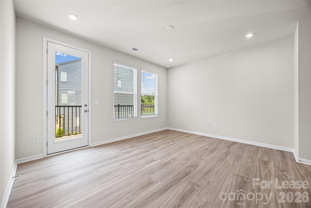 5640 Kingspan Drive - Photo 9