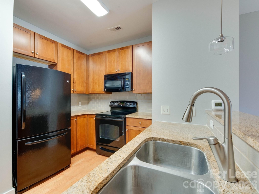 630 Calvert Street - Photo 9