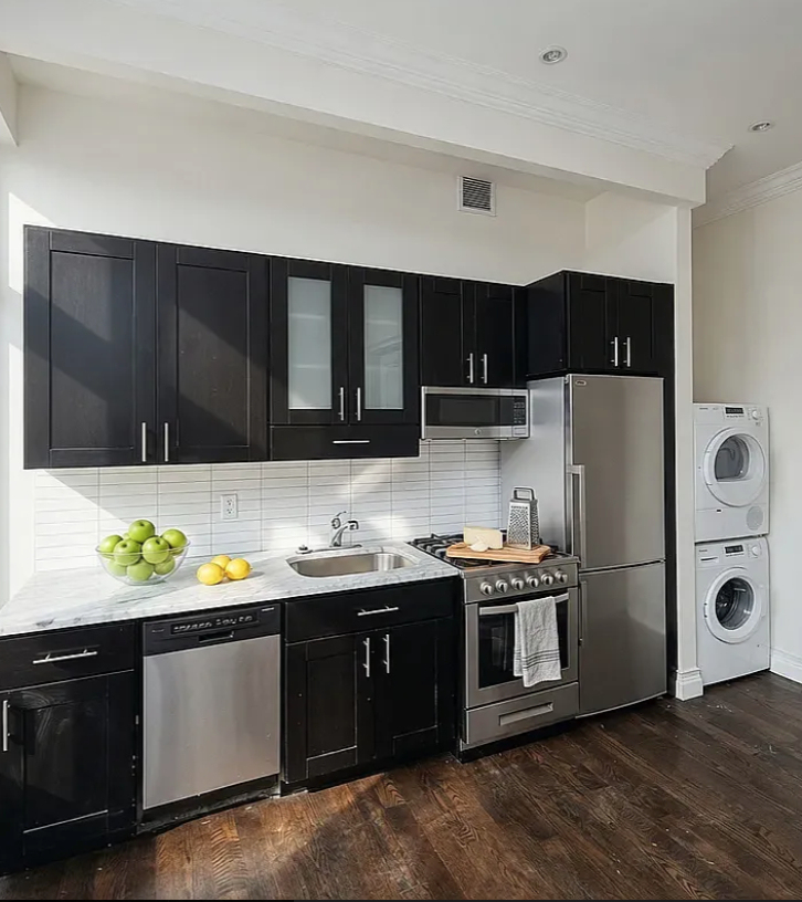 350 3rd Avenue - Photo 1