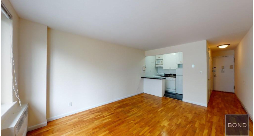 East 88th street  - Photo 3