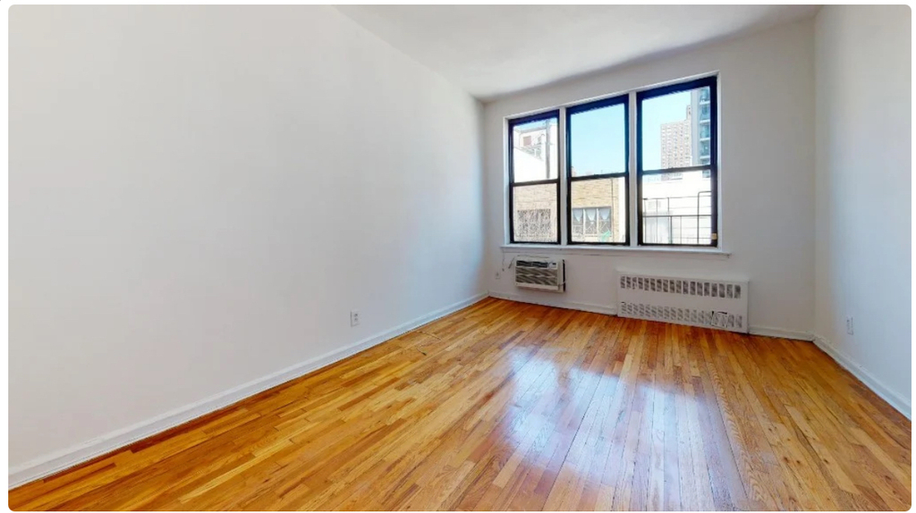 East 90th Street - Photo 0