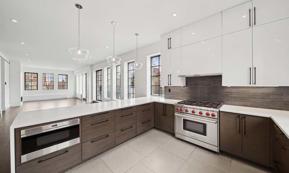 East 80th Street - Photo 1