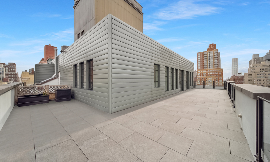 East 80th Street - Photo 5
