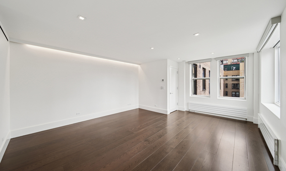East 80th Street - Photo 9