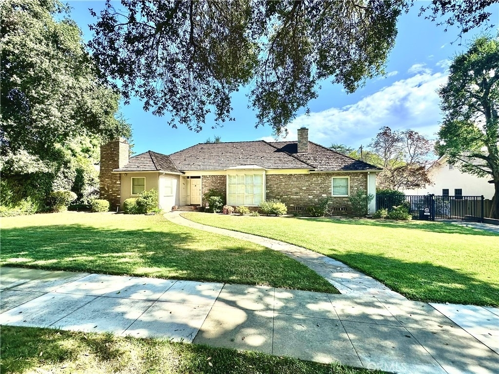1488 Kensington Road - Photo 0