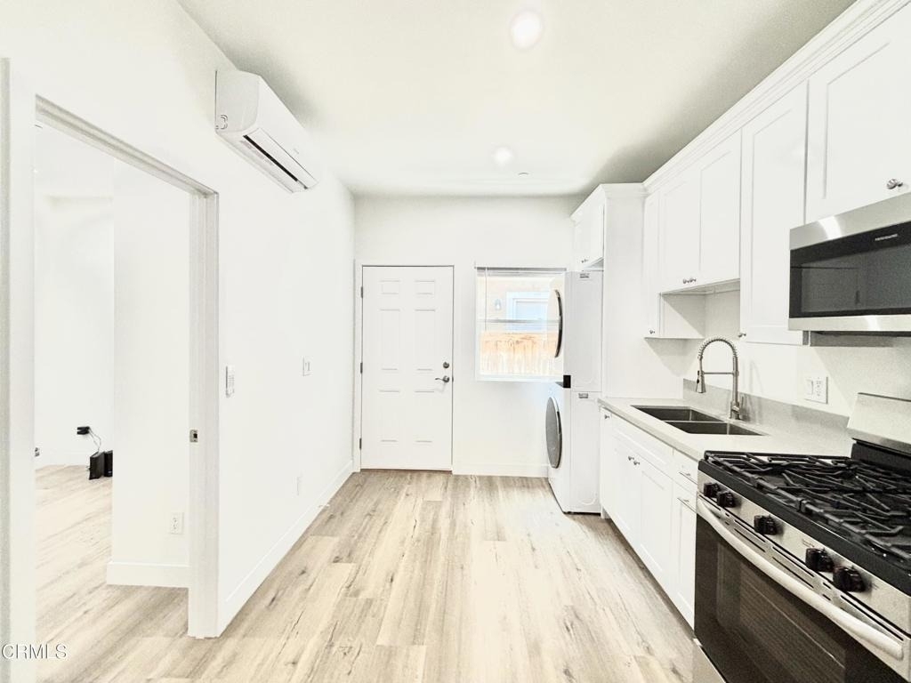 351 Huerta Street - Photo 0