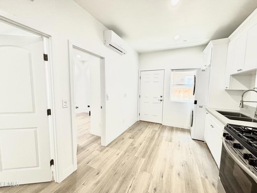 351 Huerta Street - Photo 5