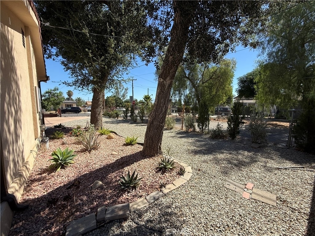 231 W 5th Street - Photo 7