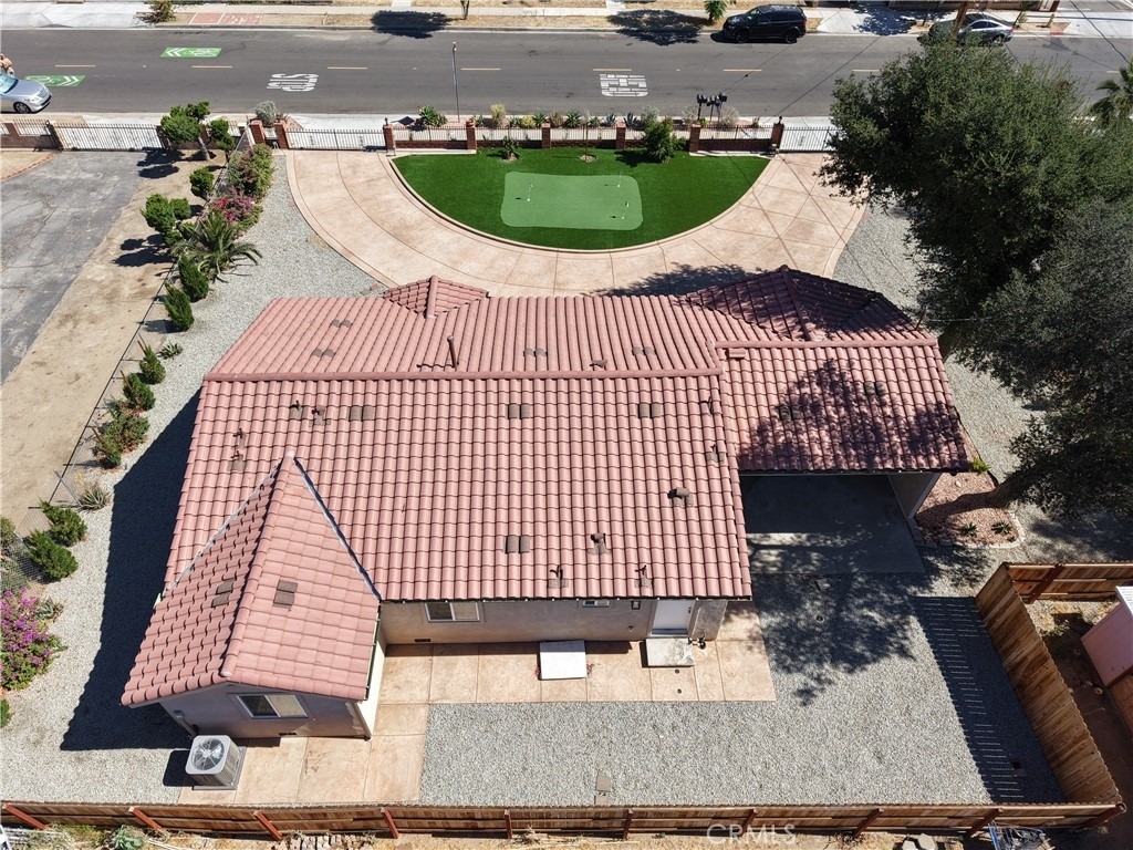231 W 5th Street - Photo 3