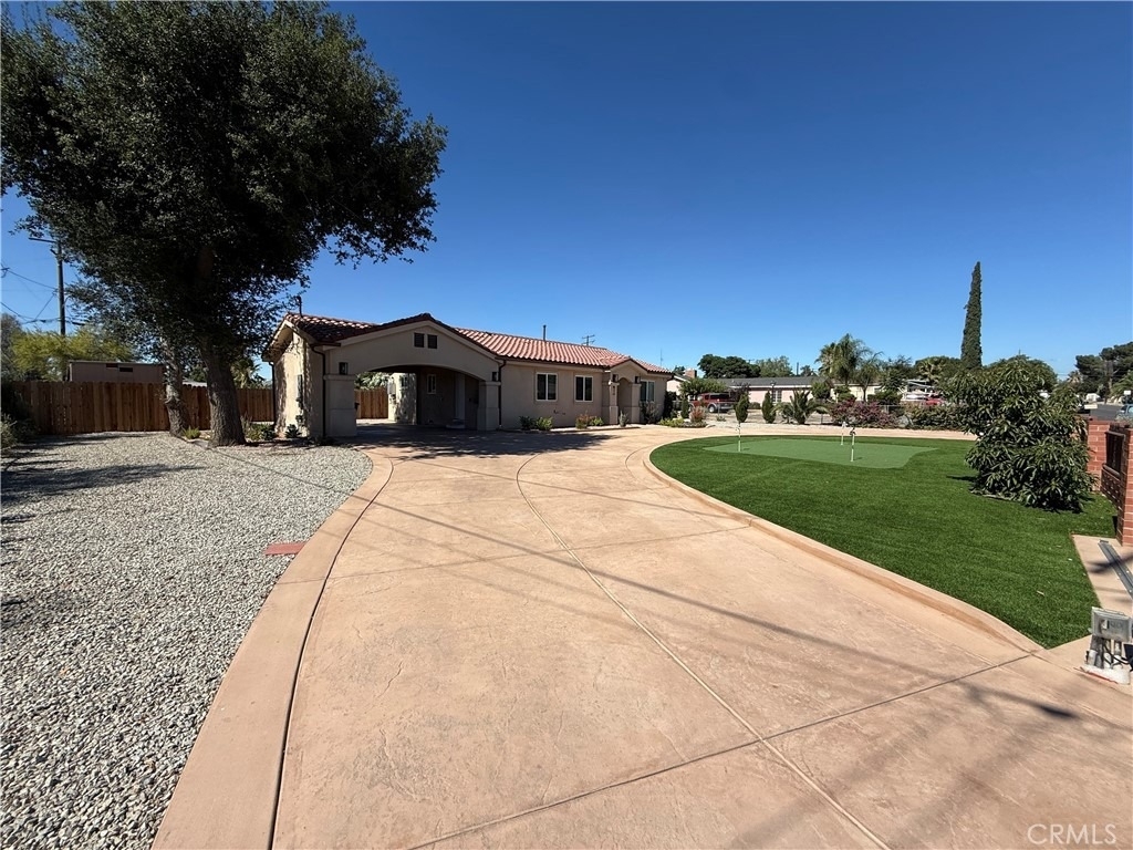 231 W 5th Street - Photo 4