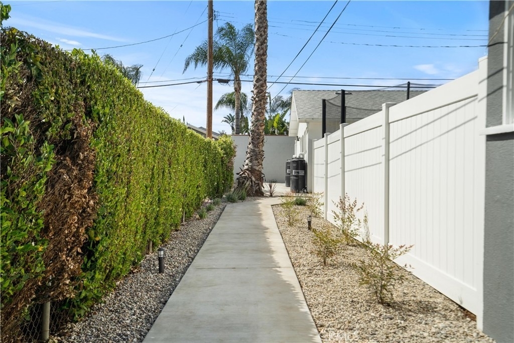 18924 Sylvan Street - Photo 0