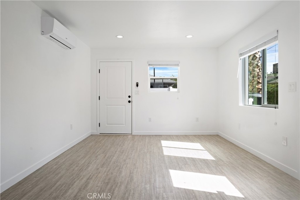 18924 Sylvan Street - Photo 9
