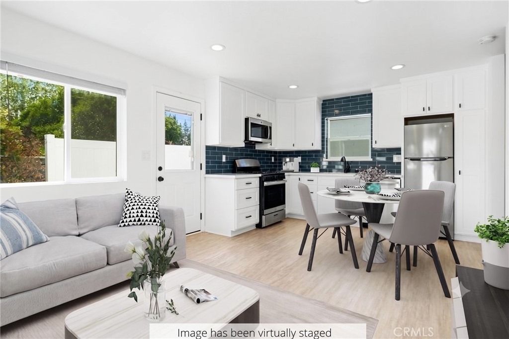 18924 Sylvan Street - Photo 5