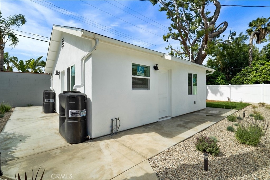 18924 Sylvan Street - Photo 1