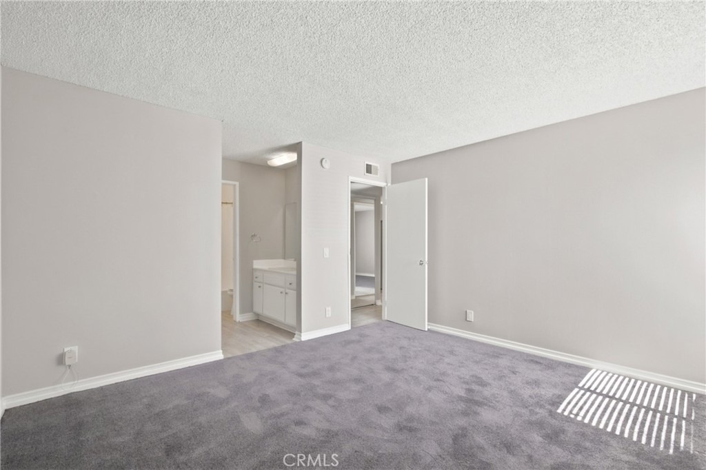 15425 Sherman Way - Photo 8