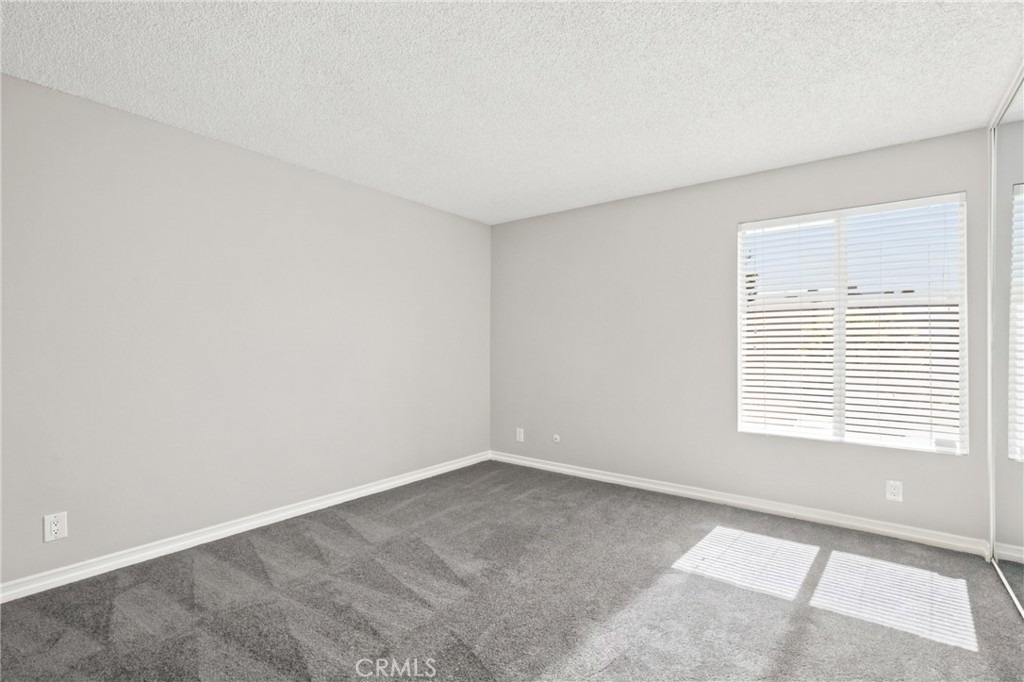 15425 Sherman Way - Photo 17