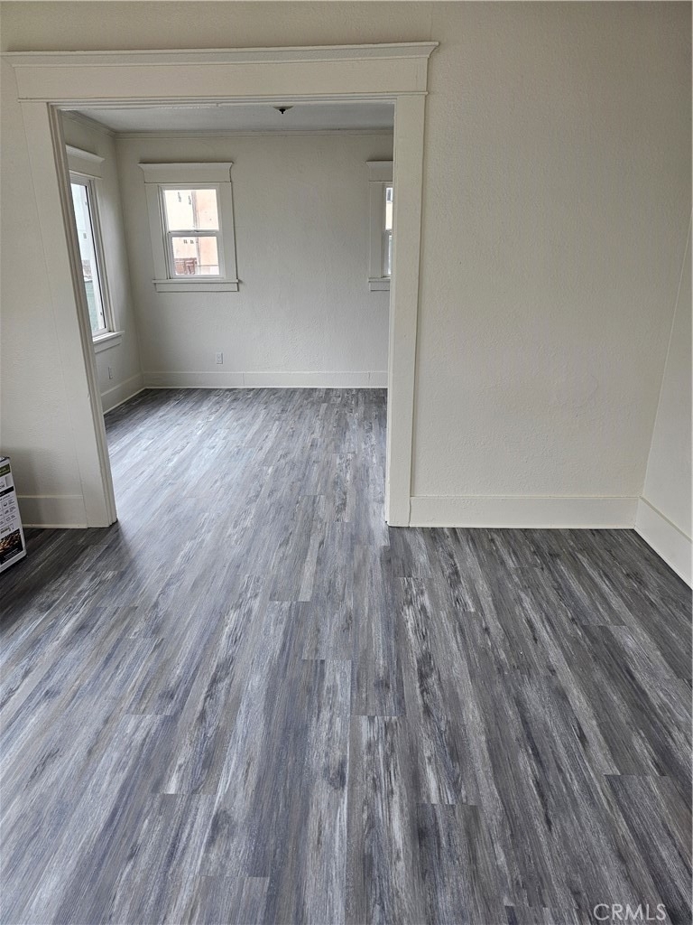 612 W 45th St - Photo 5