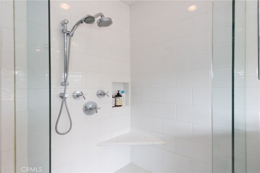 11446 Amanda Drive - Photo 15
