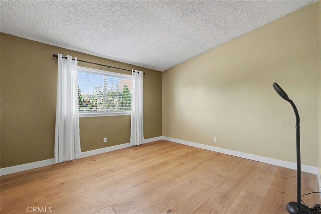 21019 Gresham St. - Photo 12