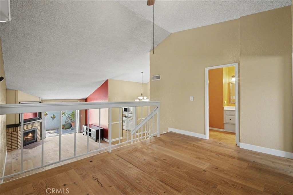 21019 Gresham St. - Photo 9