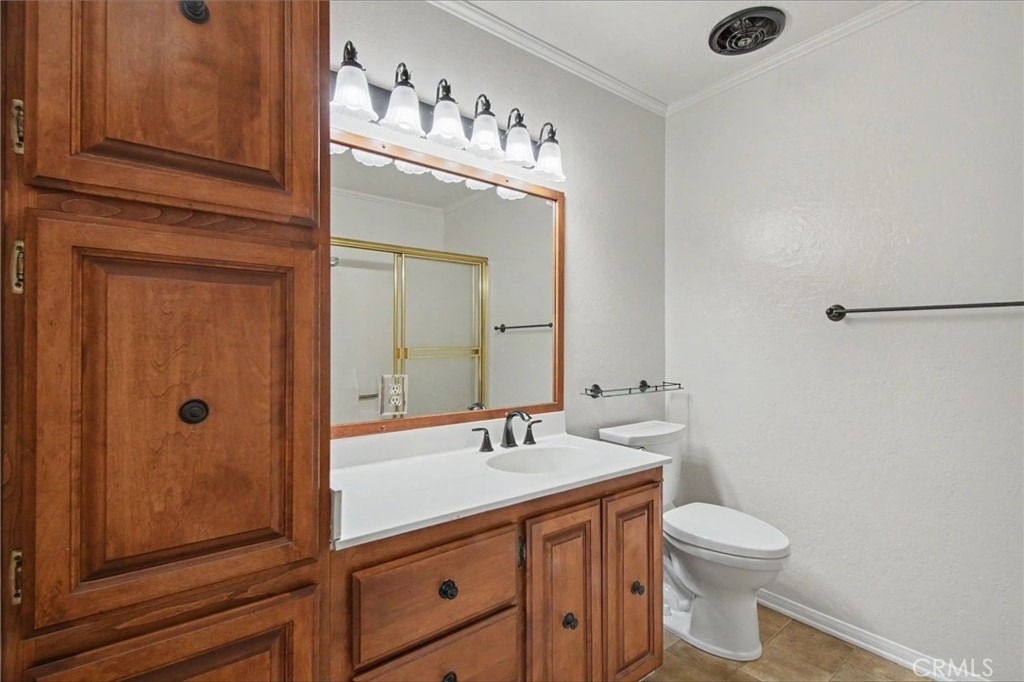 21019 Gresham St. - Photo 15